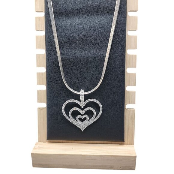 Nolan Miller Triple Crystal Heart Pendant 20" Mark Wasserman Samara Herringbone - Picture 4 of 12